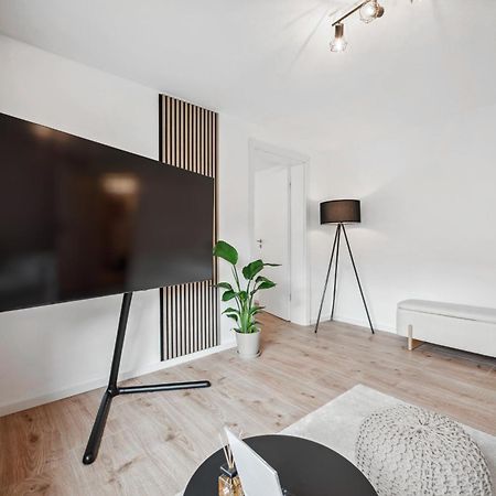 Malu Rooms - Ruhige Lage, Erdgeschoss, Smarttv, Netflix, 24H Checkin, Ludwigsburg Exterior foto