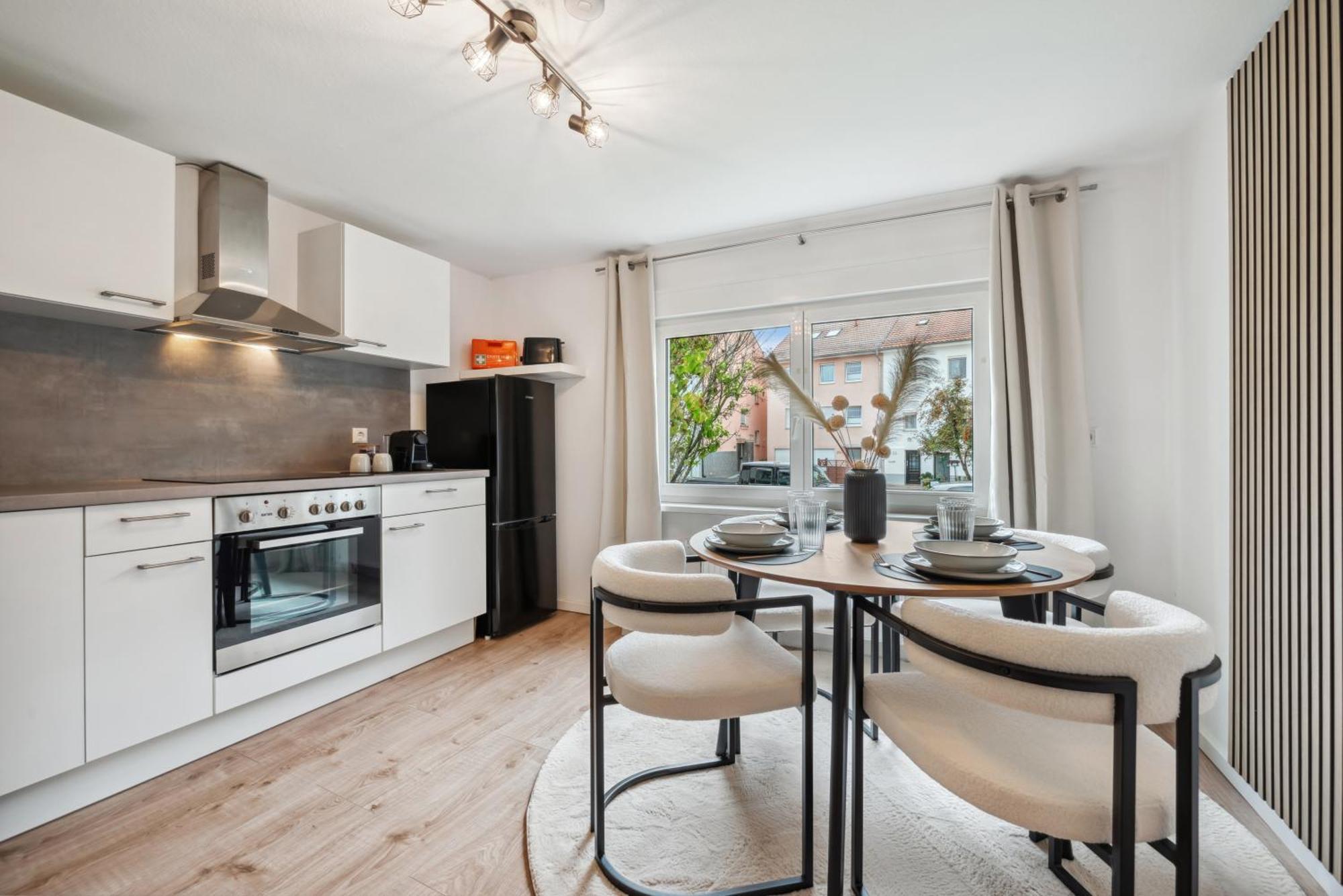 Malu Rooms - Ruhige Lage, Erdgeschoss, Smarttv, Netflix, 24H Checkin, Ludwigsburg Exterior foto