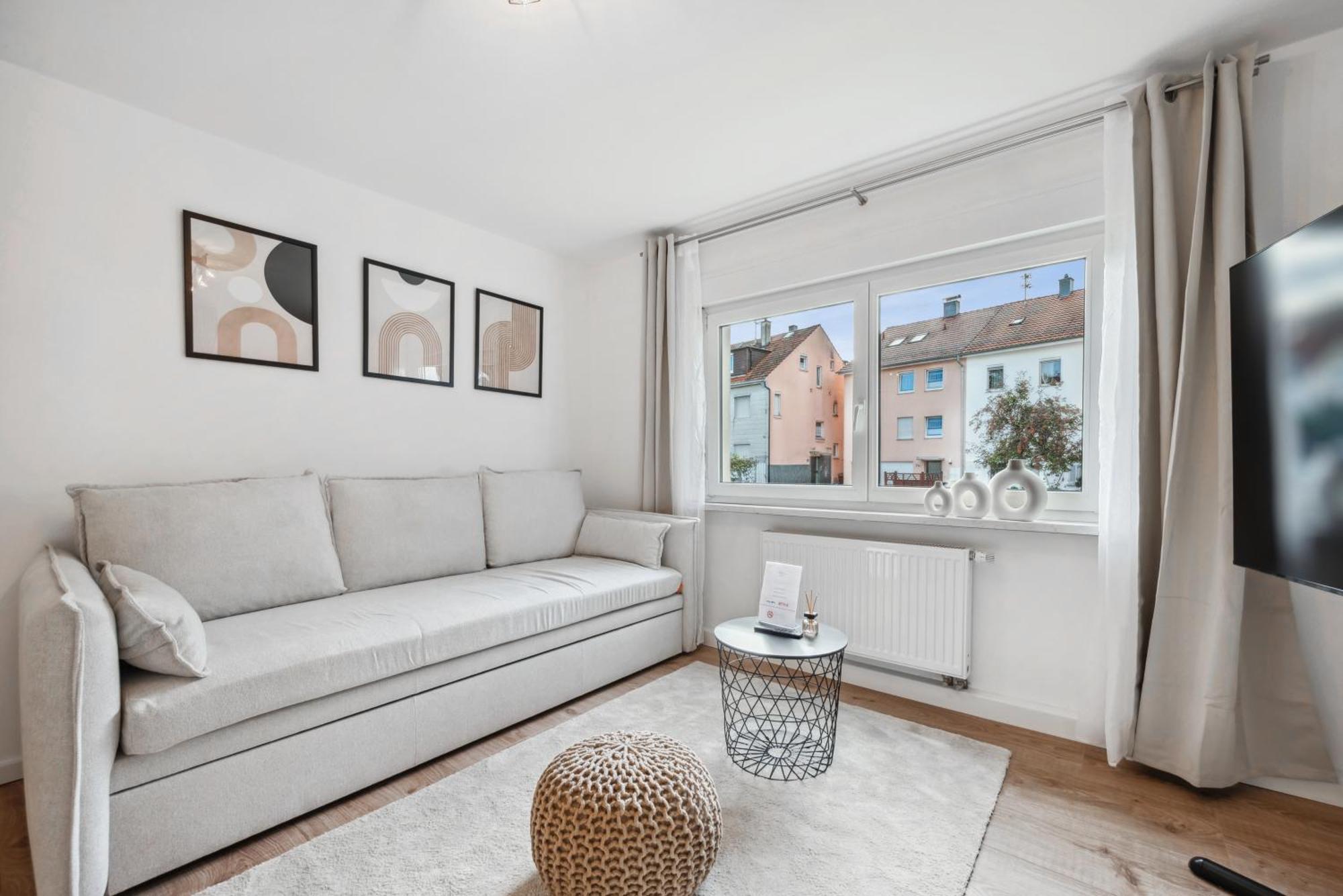 Malu Rooms - Ruhige Lage, Erdgeschoss, Smarttv, Netflix, 24H Checkin, Ludwigsburg Exterior foto
