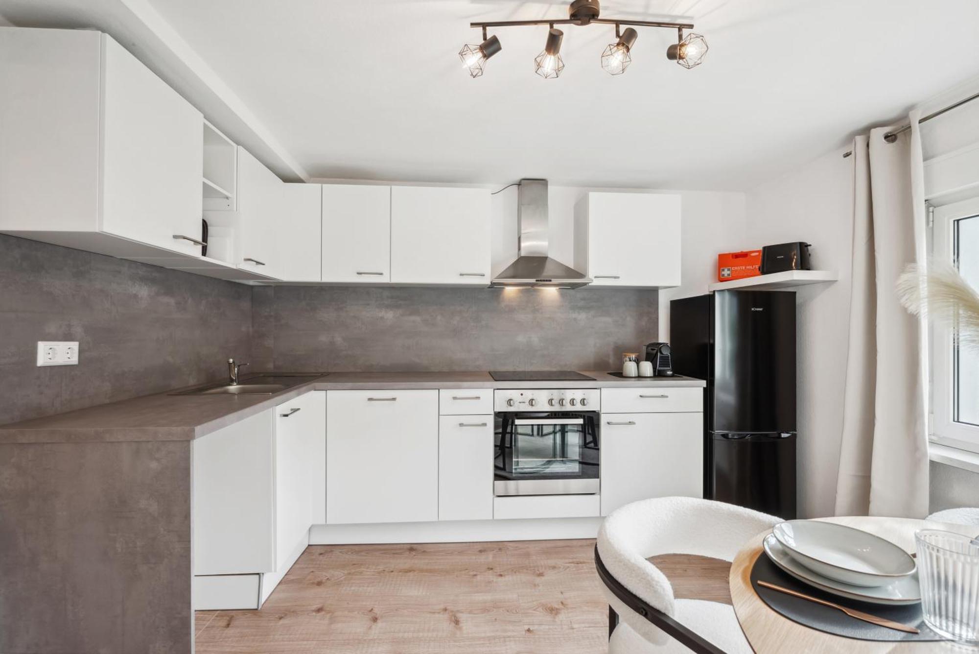Malu Rooms - Ruhige Lage, Erdgeschoss, Smarttv, Netflix, 24H Checkin, Ludwigsburg Exterior foto
