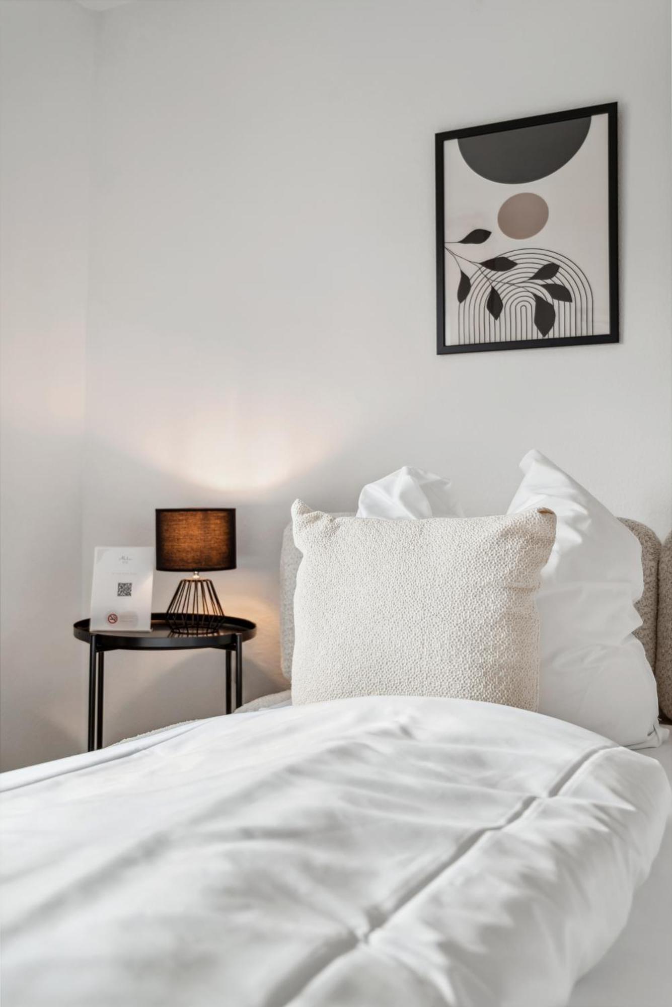 Malu Rooms - Ruhige Lage, Erdgeschoss, Smarttv, Netflix, 24H Checkin, Ludwigsburg Exterior foto