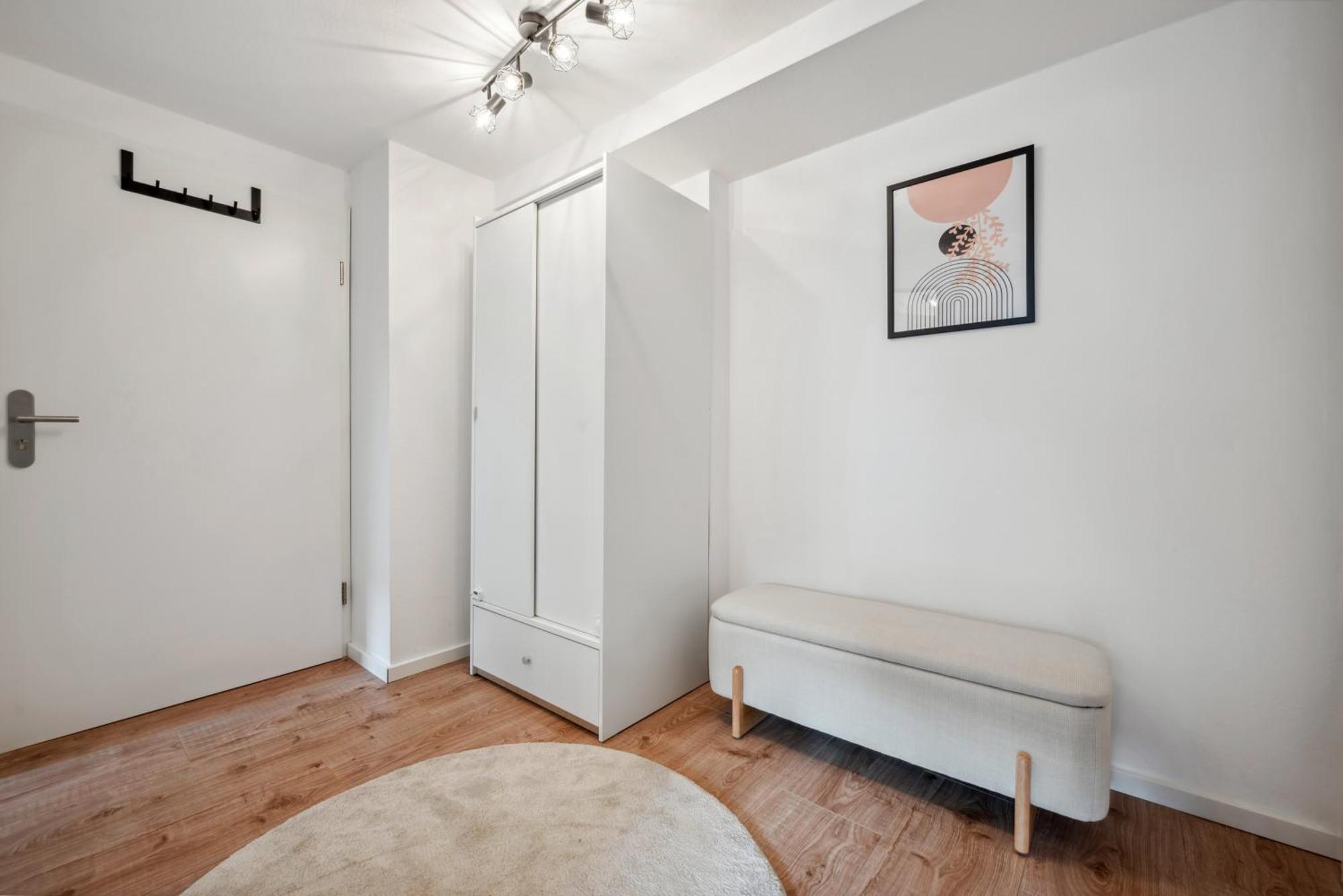 Malu Rooms - Ruhige Lage, Erdgeschoss, Smarttv, Netflix, 24H Checkin, Ludwigsburg Exterior foto